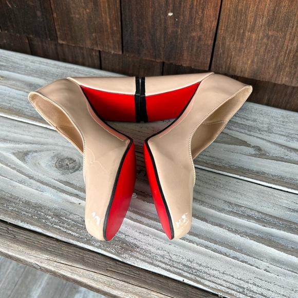 Christian Louboutin Nude Patent Leather Pumps Size 39. Runs a size big. - Picture 4 of 10